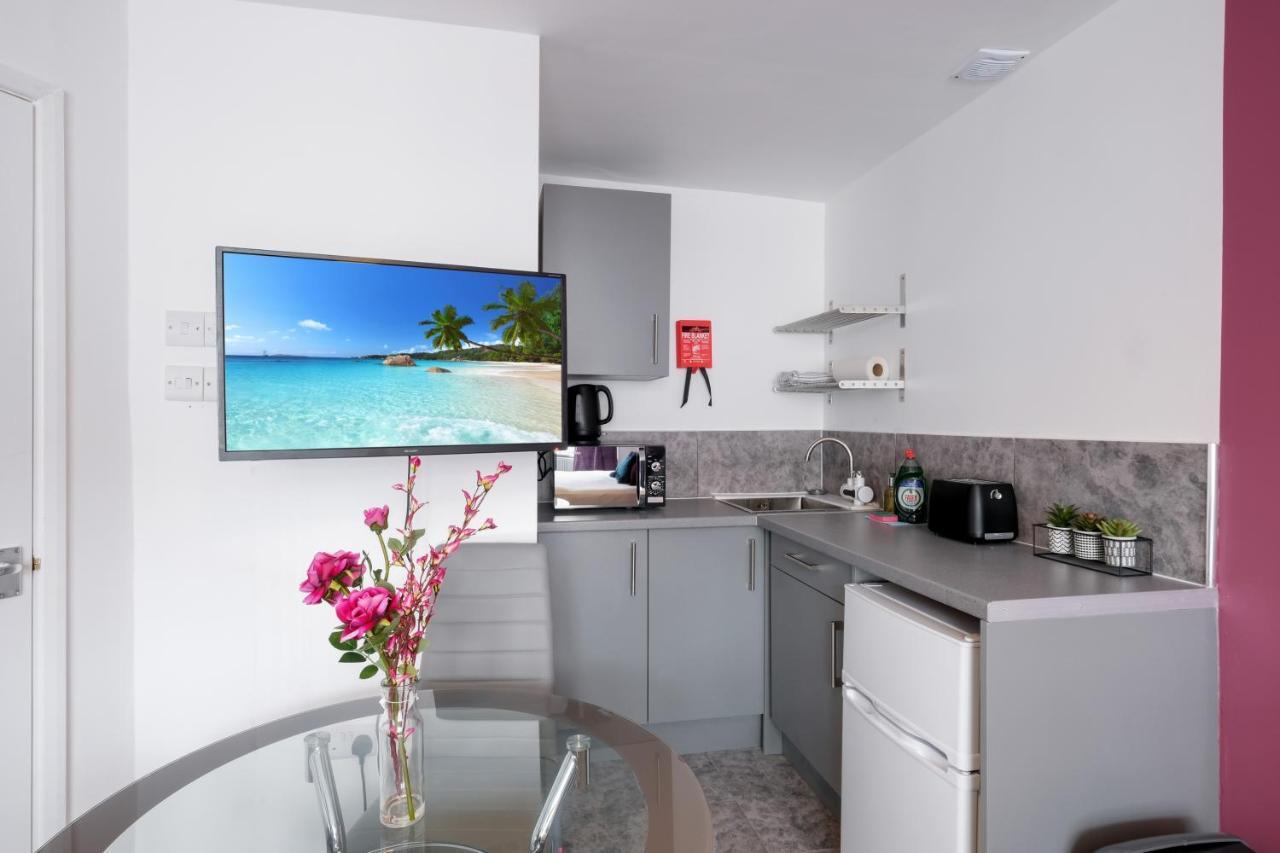 Fernbank Studios Sudbury Hill Harrow Self-Contained Studios With En-Suite Wembley Dış mekan fotoğraf
