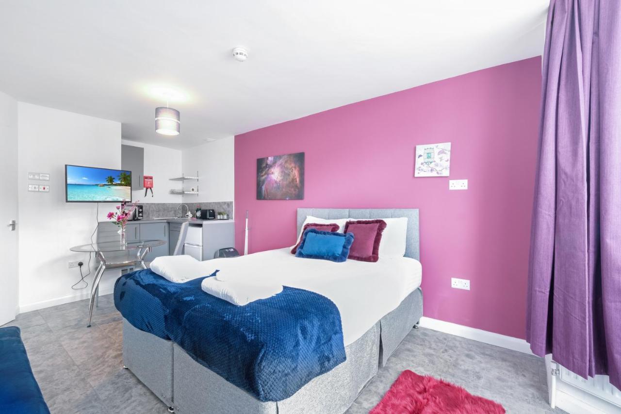 Fernbank Studios Sudbury Hill Harrow Self-Contained Studios With En-Suite Wembley Dış mekan fotoğraf
