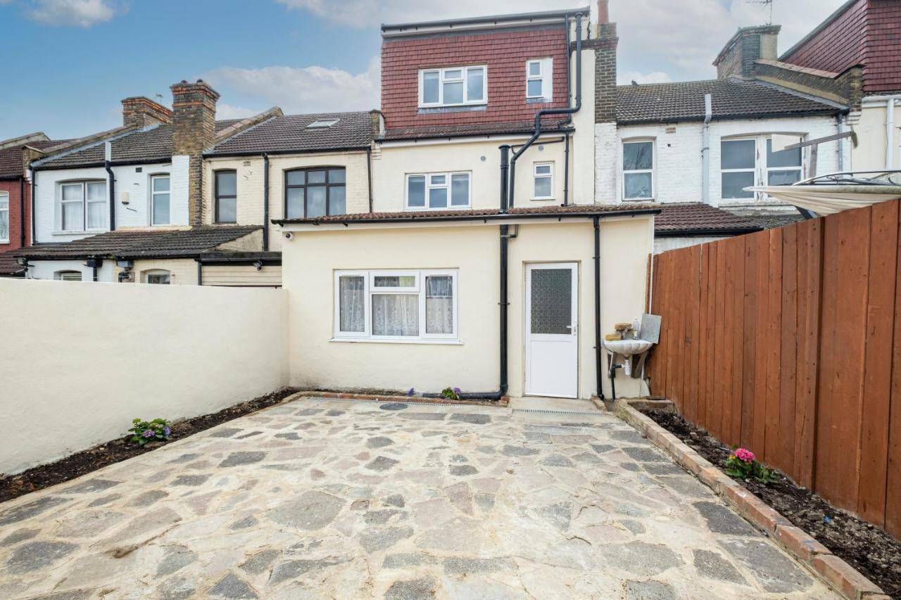 Fernbank Studios Sudbury Hill Harrow Self-Contained Studios With En-Suite Wembley Dış mekan fotoğraf