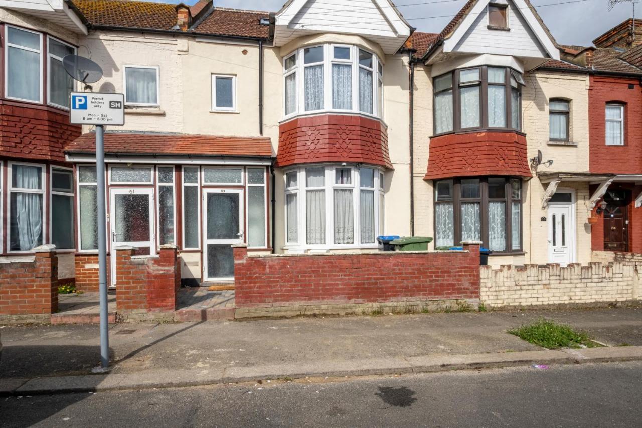 Fernbank Studios Sudbury Hill Harrow Self-Contained Studios With En-Suite Wembley Dış mekan fotoğraf