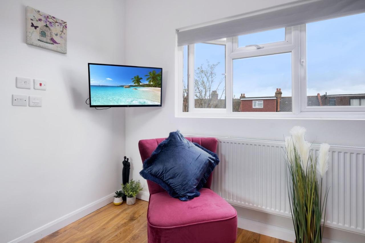 Fernbank Studios Sudbury Hill Harrow Self-Contained Studios With En-Suite Wembley Dış mekan fotoğraf