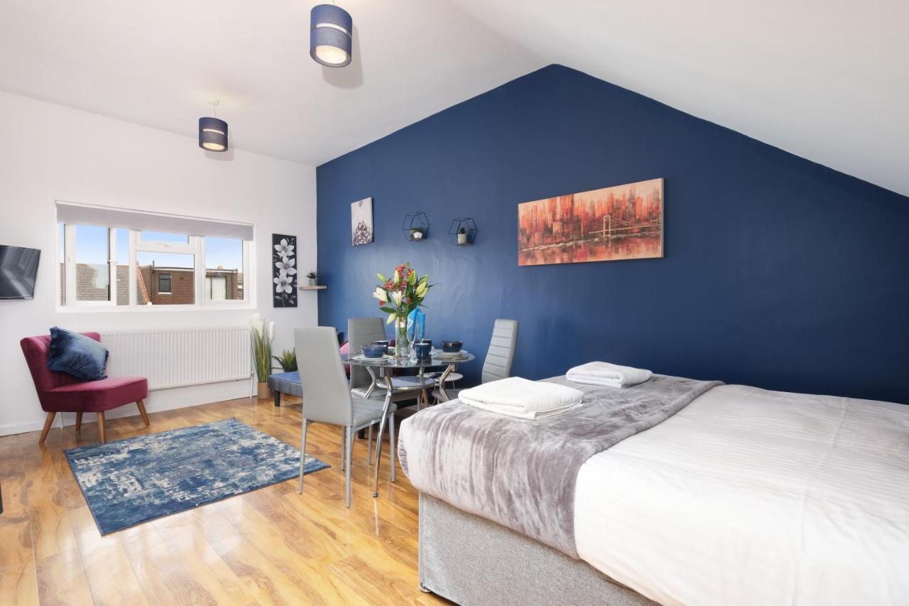 Fernbank Studios Sudbury Hill Harrow Self-Contained Studios With En-Suite Wembley Dış mekan fotoğraf