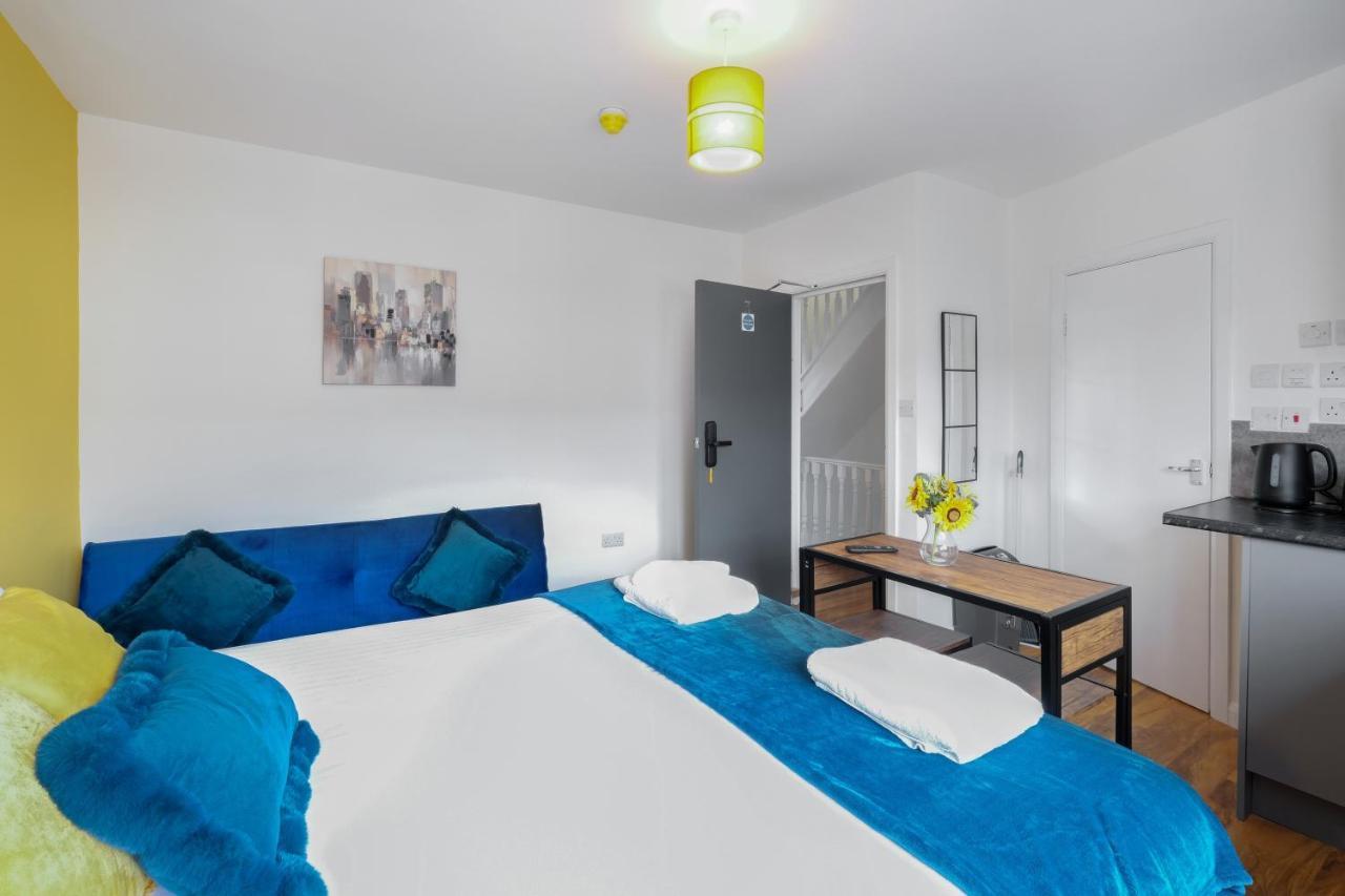 Fernbank Studios Sudbury Hill Harrow Self-Contained Studios With En-Suite Wembley Dış mekan fotoğraf
