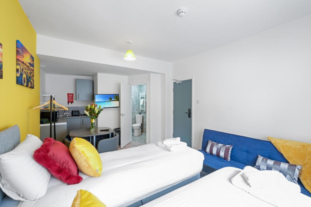 Fernbank Studios Sudbury Hill Harrow Self-Contained Studios With En-Suite Wembley Dış mekan fotoğraf