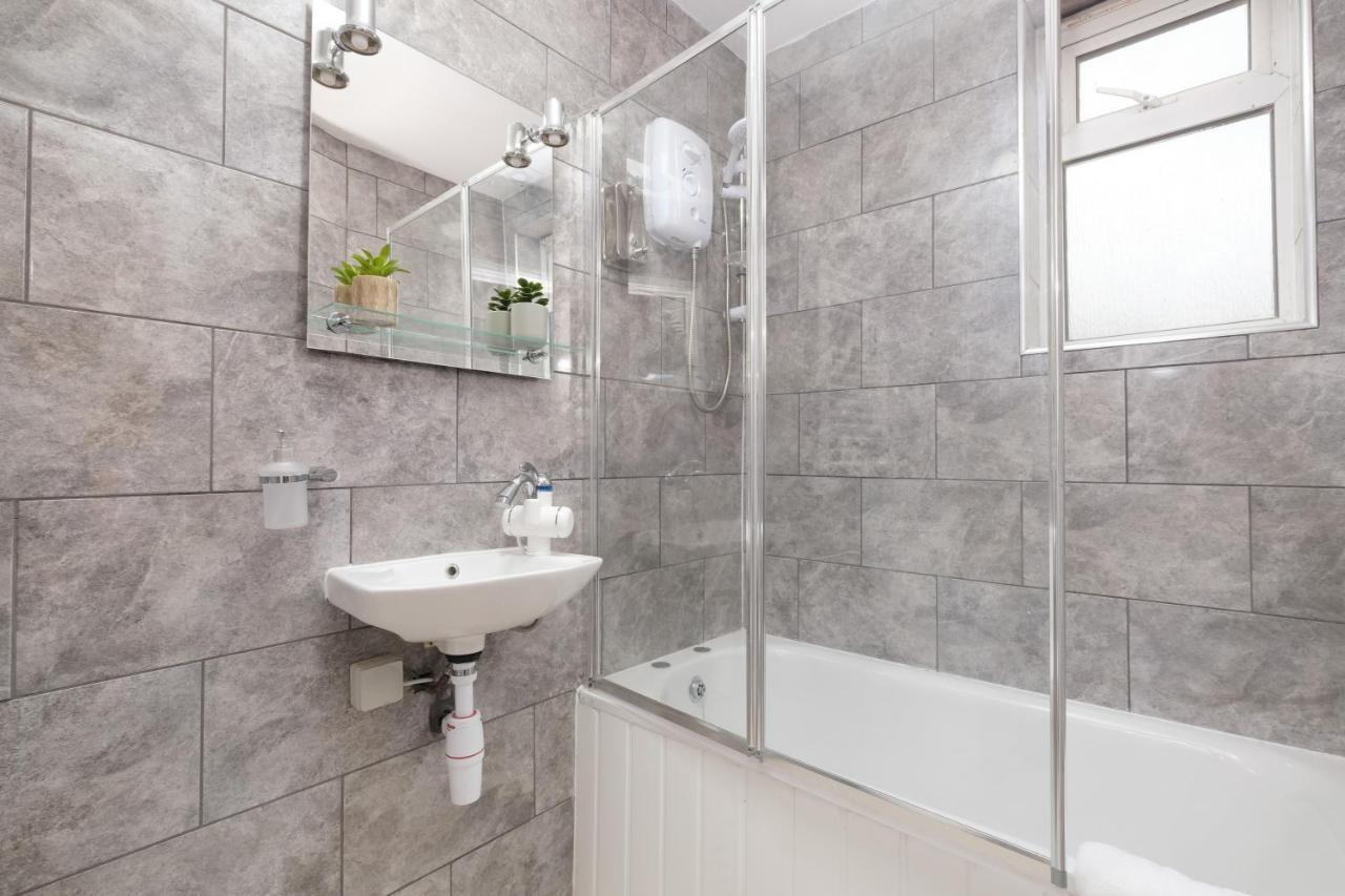Fernbank Studios Sudbury Hill Harrow Self-Contained Studios With En-Suite Wembley Dış mekan fotoğraf