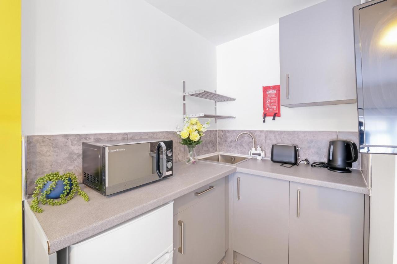 Fernbank Studios Sudbury Hill Harrow Self-Contained Studios With En-Suite Wembley Dış mekan fotoğraf