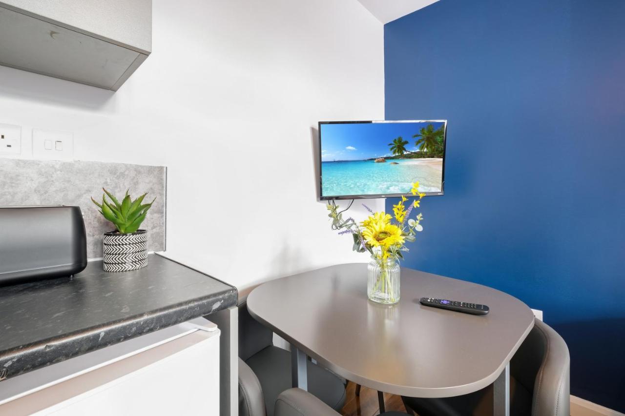 Fernbank Studios Sudbury Hill Harrow Self-Contained Studios With En-Suite Wembley Dış mekan fotoğraf
